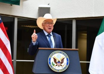 Ken Salazar se reunió con gobernadores del sureste de México para buscar lograr estos objetivos