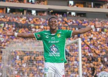 León sorprende a los Tigres en su propia casa