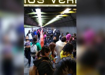 Viajas por la Línea 3 del Metro, hay retrasos, te contamos la razón