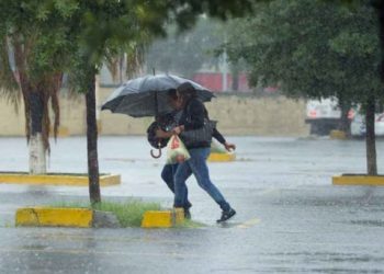 Por fuertes lluvias suspenden clases en Sinaloa