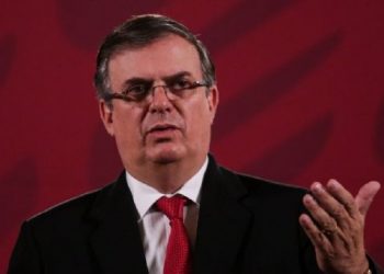 Esto fue lo que escribió Marcelo Ebrard en el libro de condolencias de la reina Isabel II