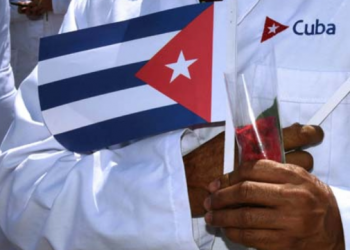 Llegan más médicos cubanos a México