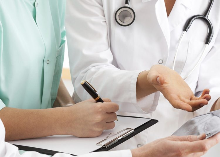 Cáncer y problemas cardiacos: Los millonarios costos que están presionando las primas de seguros en México.