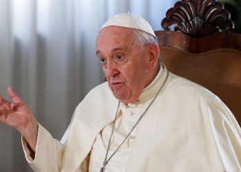 El Papa Francisco viaja rumbo a Kazajistán para participar en este congreso