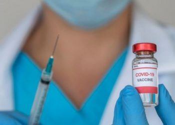 La EMA respalda las vacunas de Pfizer y Moderna adaptadas a variantes
