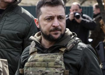 El presidente Zelenski y la población ucraniana fueron nominados a este premio