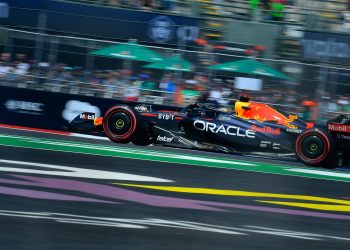 Verstappen gana la ‘pole position’ en el GP de México