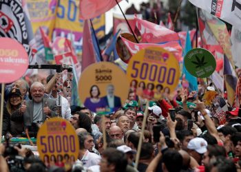 Lula y Bolsonaro disputan voto en vísperas de las elecciones