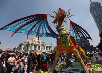 Alebrijes inundan de magia y color las calles de la CDMX
