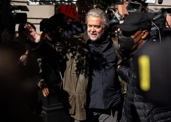 Ex asesor de Trump es condenado por negarse a colaborar