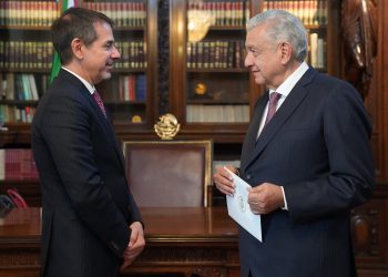 El nuevo embajador de España en México, entregó sus cartas al presidente López Obrador