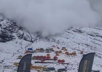 Sube la cifra de muertes por avalancha en el Himalaya