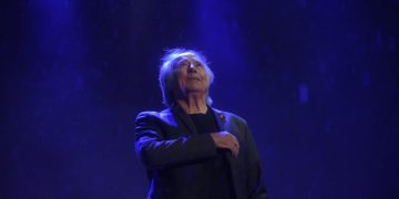 Joan Manuel Serrat se despide con emotivo concierto en el Zócalo capitalino
