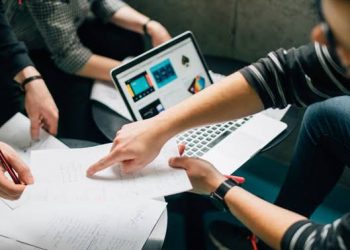 Especialistas preven un difícil 2023 para PYMES
