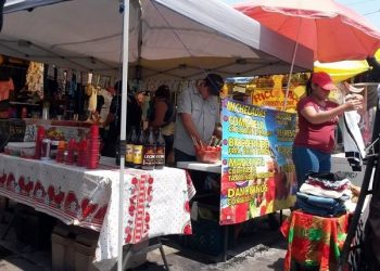 Prohíben la venta de bebidas alcohólicas en tianguis y bazares de CDMX
