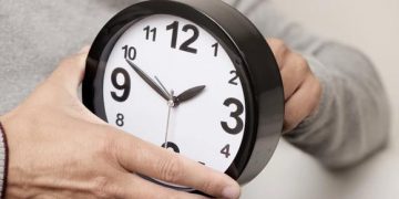 Adiós al horario de verano; esta noche se atrasa 1 hora el reloj