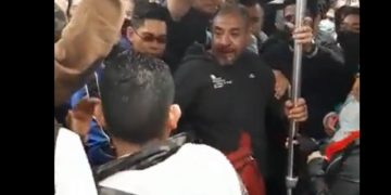Defienden a mujer de acoso y resultan lesionados en Metro Chabacano