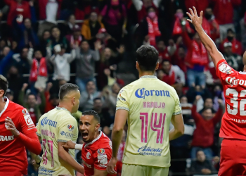 Toluca saca ventaja mínima ante América