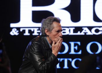 Miguel Ríos se muestra al desnudo