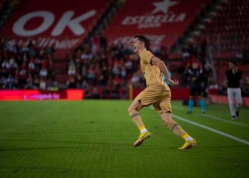 Barca duerme líder con un gol de Lewandowski