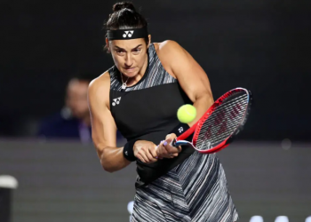Caroline García sufre pero está en la tercera ronda