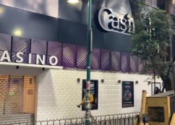 Comando armado roba más de un millón de pesos en casino de la CDMX