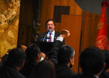 Un mayor número de días pagadas de vacaciones para los trabajadores es justicia laboral, asegura Gómez Urrutia