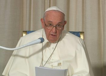 El Papa Francisco pide aprender de la historia ante el peligro de guerra nuclear