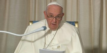 El Papa Francisco pide aprender de la historia ante el peligro de guerra nuclear