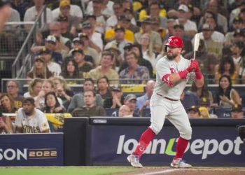 Phillies toma ventaja ante Astros en el inicio del Clásico de Otoño