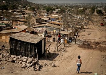 La mitad de la población no tiene ingresos suficientes para lo más básico en un país que no es pobre: Gómez