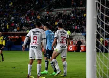 Pachuca, implacable tiene pie y medio en la final