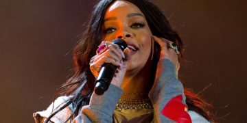 Rihanna regresa a la música con tema para la película Wakanda Forever