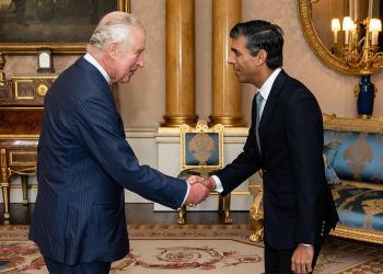 Carlos III designa oficialmente a Rishi Sunak como nuevo Primer Ministro de Gran Bretaña