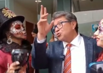 Monreal se avienta palomazo y se burla de estar cerca de su muerte política