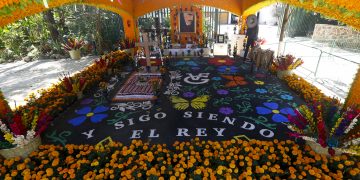 Con altar, recuerdan a Vicente Fernández
