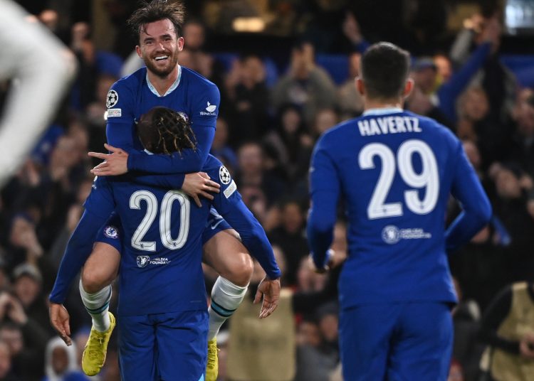 London (United Kingdom), 02/11/2022.- Denis Zakaria celebrates with teammates scoring the 2-1 lead during the UEFA Champions League group E soccer match between Chelsea and Dinamo Zagreb in London, Britain, 02 November 2022. (Liga de Campeones, Reino Unido, Londres) EFE/EPA/ANDY RAIN