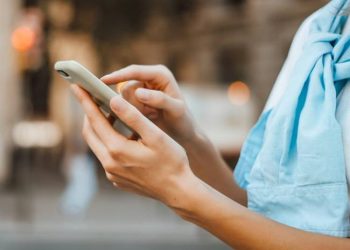 ¿Abrir una cuenta de banco desde tu celular? Es posible