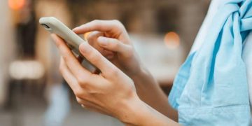 ¿Abrir una cuenta de banco desde tu celular? Es posible
