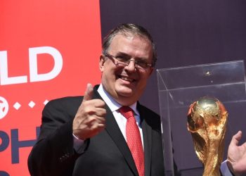 Canciller Ebrard arranca gira internacional