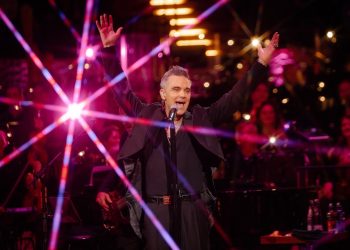 Robbie Williams defiende su actuación en Qatar 2022: “Sería hipócrita no tocar”