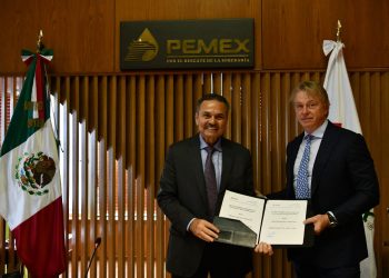 Pemex firma contrato para extracción de gas