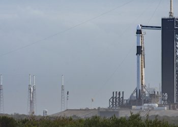 La NASA y SpaceX posponen despegue de misión