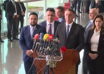 Continuaré cumpliendo con la Constitución: Bolsonaro