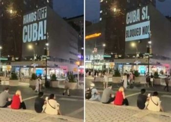 Iluminan un edificio en Nueva York con mensaje contra embargo de EU a Cuba