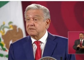 AMLO reta a opositores