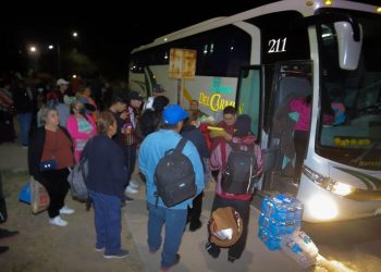 Salen de Sonora primeros camiones a CDMX  para marcha