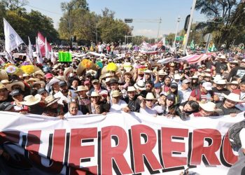 Asegura Morena de Guerrero que superaron los 15 mil asistentes a la marcha