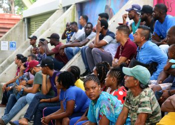 México niega permiso de tránsito a migrantes varados en la frontera sur