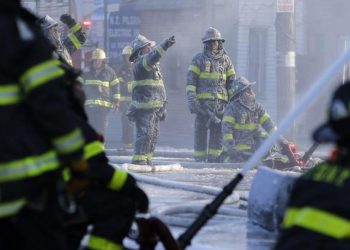 Incendio en edificio de Nueva York deja 38 heridos